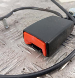Attache ceinture avant droit FIAT 500 2