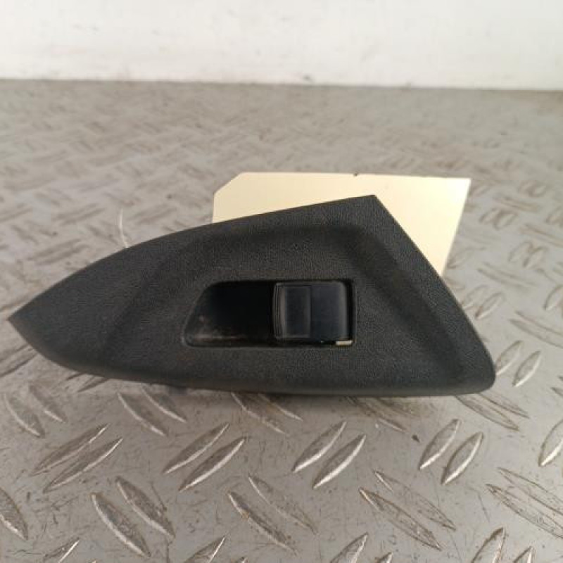 Interrupteur de leve vitre avant droit PEUGEOT 108