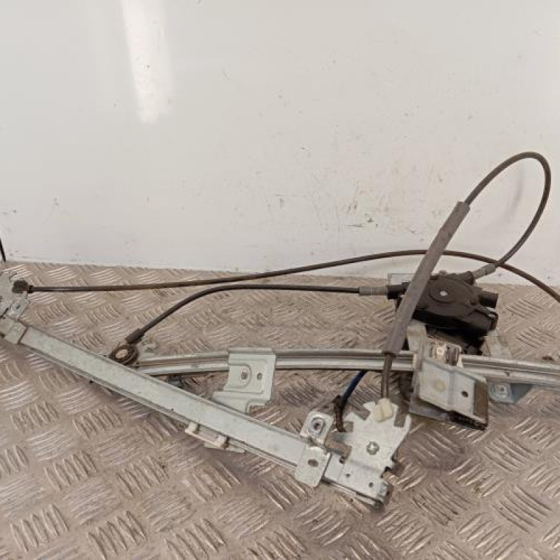 Leve vitre electrique avant droit VOLKSWAGEN POLO 3