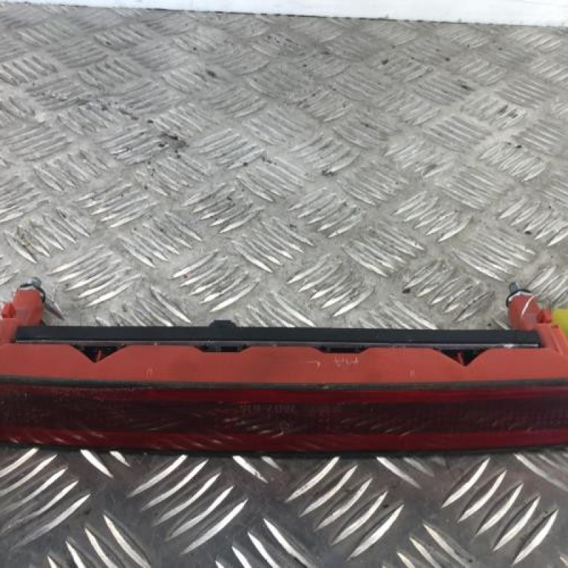 Feu arriere stop central SUZUKI ALTO 3 Feu arriere stop central SUZUKI ALTO 3