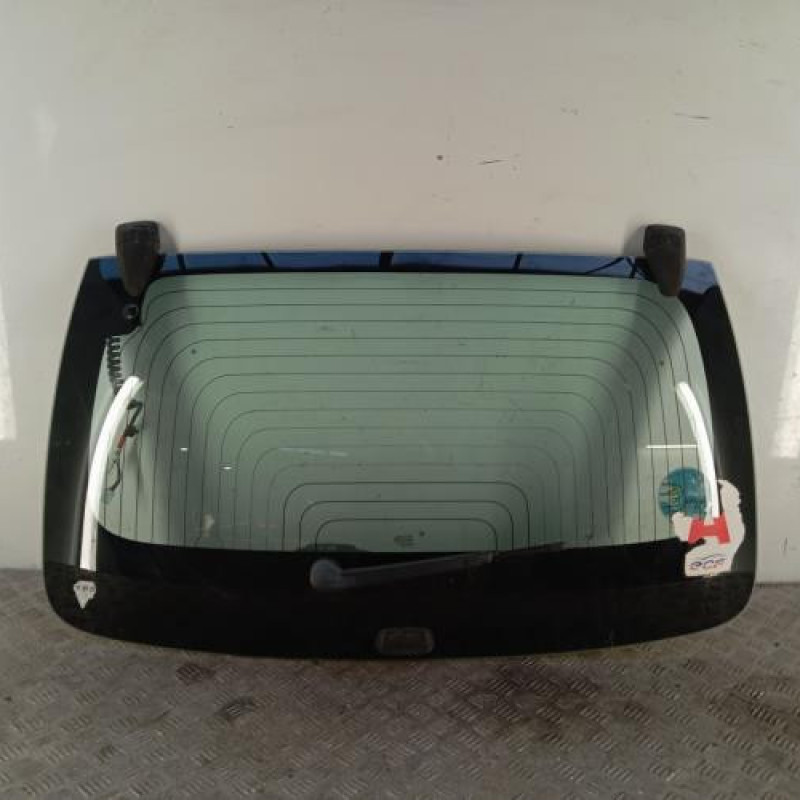 Lunette arriere PEUGEOT 107