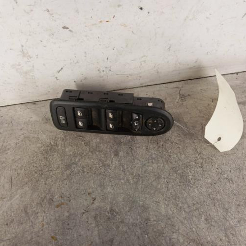 Interrupteur de leve vitre avant gauche PEUGEOT 508 1 SW