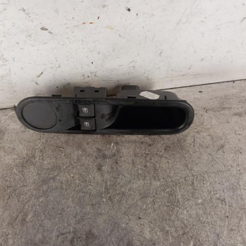 Interrupteur de leve vitre avant gauche RENAULT TWINGO 3