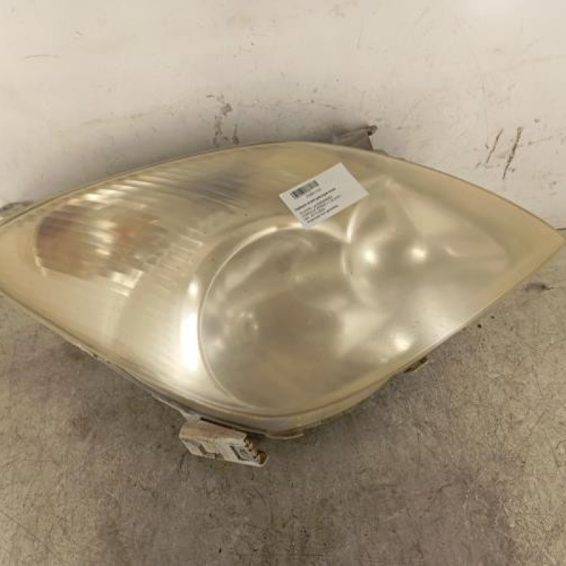 Optique avant principal droit (feux)(phare) TOYOTA COROLLA VERSO 1