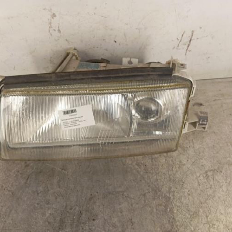Optique avant principal gauche (feux)(phare) SKODA OCTAVIA 1