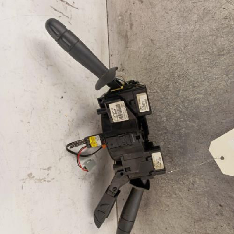 Com (Bloc Contacteur Tournant+Commodo Essuie Glace+Commodo Phare) RENAULT TRAFIC 2