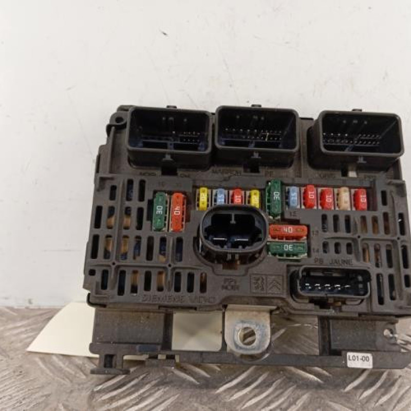 Boitier servitude moteur (BSM) PEUGEOT 407 Boitier servitude moteur (BSM) PEUGEOT 407
