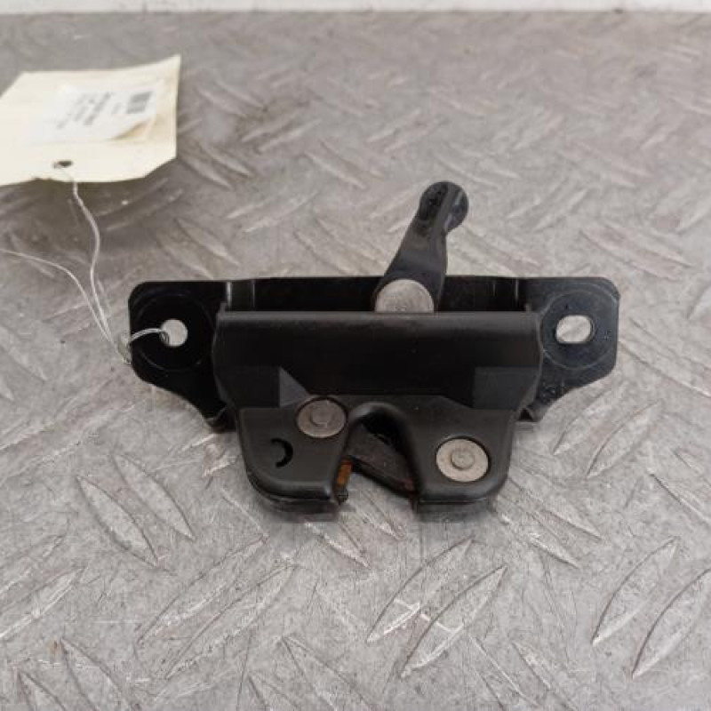 Serrure de hayon PEUGEOT 106