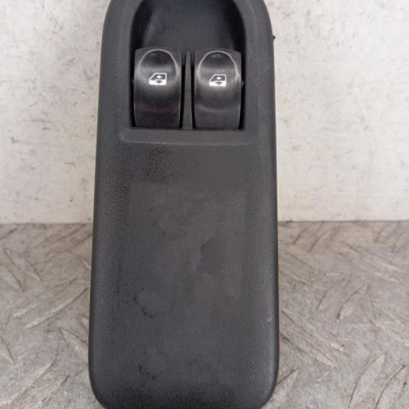 Interrupteur de leve vitre avant gauche RENAULT CLIO 3