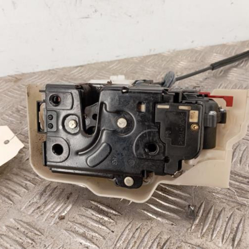 Serrure avant droit VOLKSWAGEN TOURAN 1