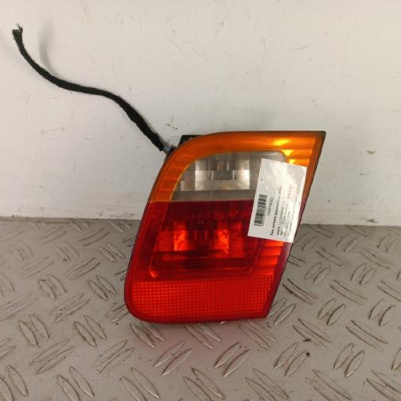Feu arriere secondaire droit (feux) BMW SERIE 3 E46 Feu arriere secondaire droit (feux) BMW SERIE 3 E46