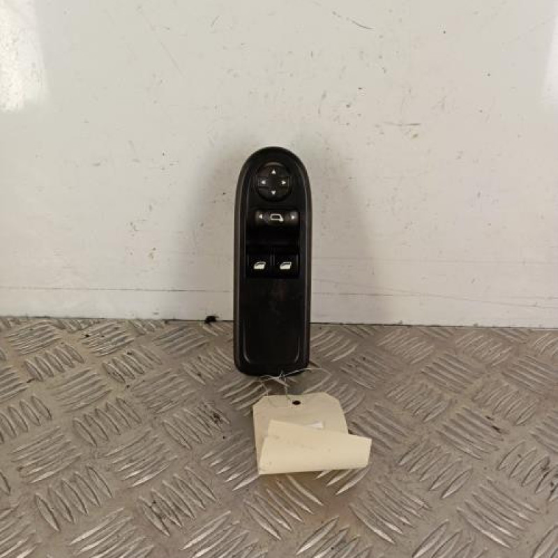 Interrupteur de leve vitre avant gauche CITROEN C3 2