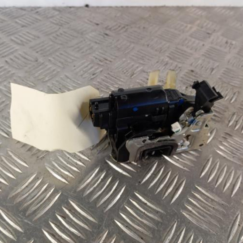 Serrure avant droit DACIA DUSTER 1 Serrure avant droit DACIA DUSTER 1