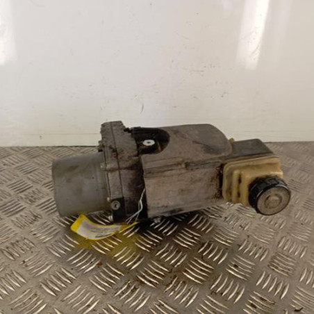 Pompe de direction RENAULT LAGUNA 3 Photo n°1