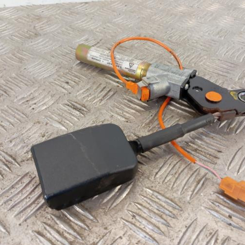 Attache ceinture avant gauche CITROEN SAXO
