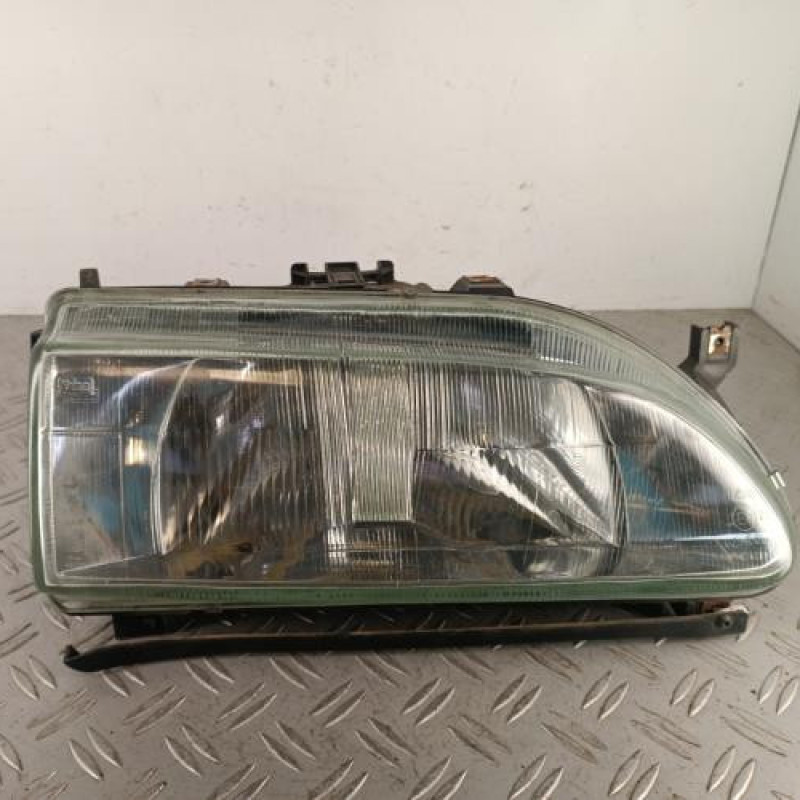 Optique avant principal droit (feux)(phare) RENAULT R19