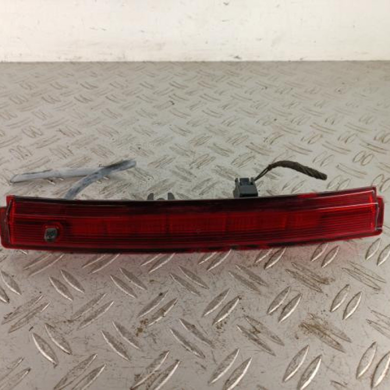 Feu arriere stop central RENAULT CLIO 4 Feu arriere stop central RENAULT CLIO 4
