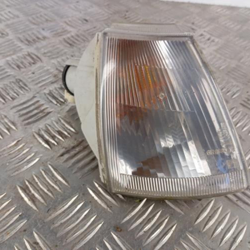 Optique avant secondaire droit (feux)(clignotant) RENAULT CLIO 1