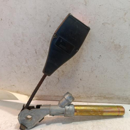 Attache ceinture avant droit RENAULT CLIO 2