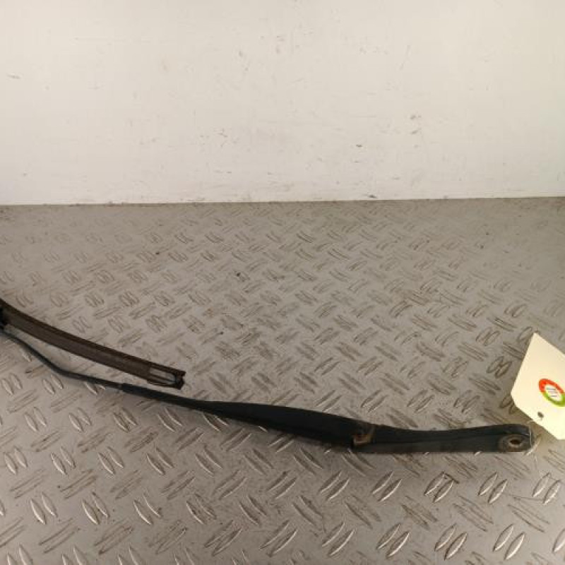 Bras essuie glace avant gauche RENAULT CLIO 3 Bras essuie glace avant gauche RENAULT CLIO 3