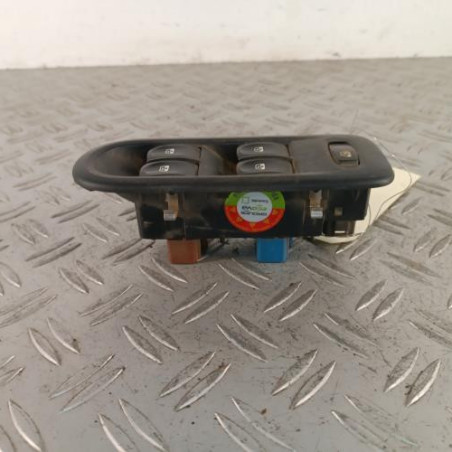 Interrupteur de leve vitre avant gauche RENAULT CLIO 3