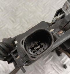 Serrure arriere droit VOLKSWAGEN GOLF 4 Photo n°4