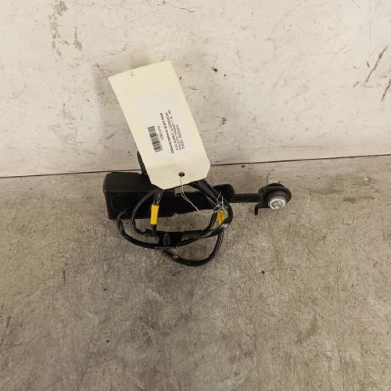 Attache ceinture avant droit ALFA ROMEO GIULIETTA 2