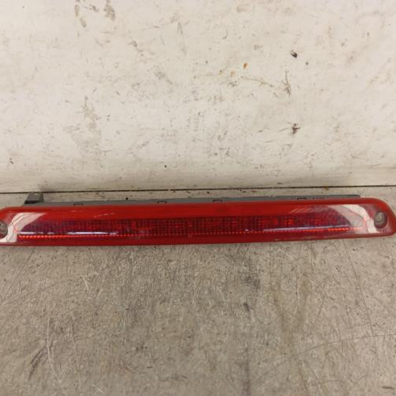 Feu arriere stop central MERCEDES SPRINTER 2 Feu arriere stop central MERCEDES SPRINTER 2
