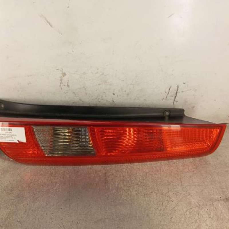 Feu arriere principal droit (feux) FORD FIESTA 5 Feu arriere principal droit (feux) FORD FIESTA 5