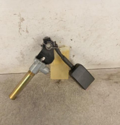 Attache ceinture avant gauche RENAULT TWINGO 1
