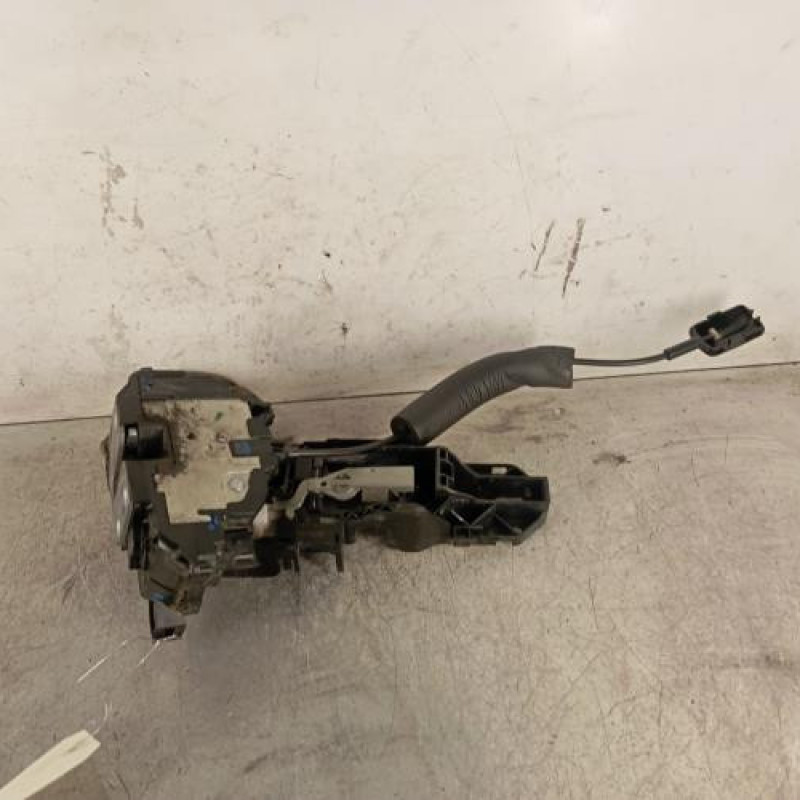 Serrure avant gauche RENAULT MEGANE 3 Serrure avant gauche RENAULT MEGANE 3