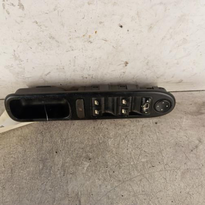 Interrupteur de leve vitre avant gauche PEUGEOT 307