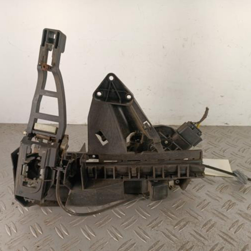 Serrure avant droit FORD FOCUS 2