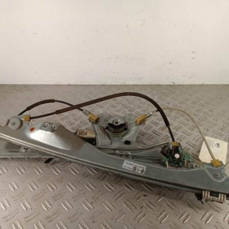 Leve vitre electrique avant droit RENAULT CLIO 3