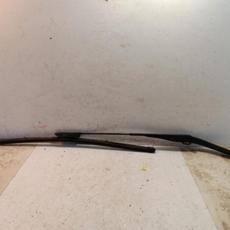 Bras essuie glace avant gauche DACIA SANDERO 2 Bras essuie glace avant gauche DACIA SANDERO 2