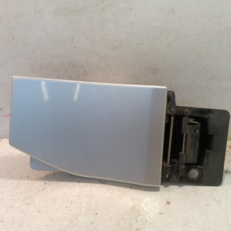 Trappe d'essence RENAULT TRAFIC 3 COURT Trappe d'essence RENAULT TRAFIC 3 COURT