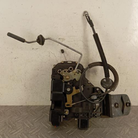 Serrure avant gauche VOLKSWAGEN PASSAT 4