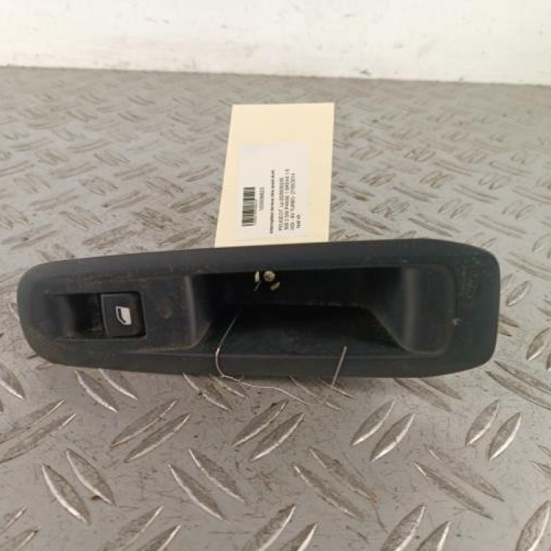 Interrupteur de leve vitre avant droit PEUGEOT 308 2 SW