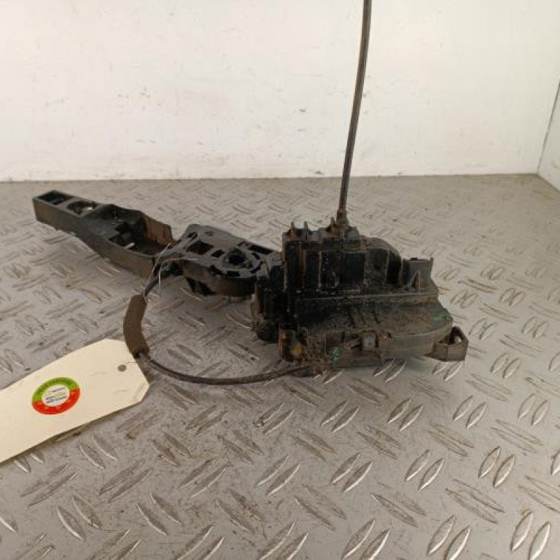Serrure avant droit RENAULT CLIO 3