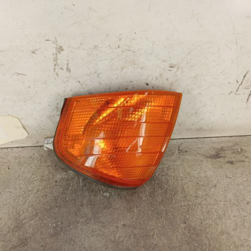Optique avant secondaire gauche (feux)(clignotant) MERCEDES CLASSE C 202