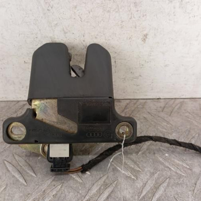 Serrure de coffre VOLKSWAGEN PASSAT 4