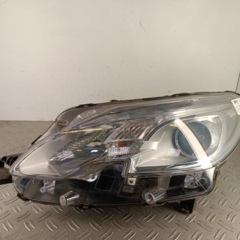 Optique avant principal gauche (feux)(phare) PEUGEOT 2008 1