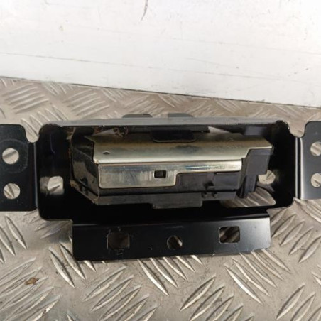 Serrure de hayon PEUGEOT 208 1