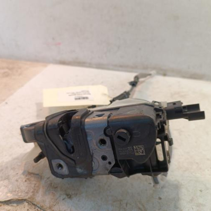 Serrure avant gauche PEUGEOT 208 2