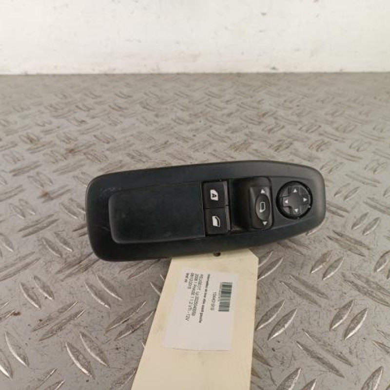 Interrupteur de leve vitre avant gauche PEUGEOT 2008 1