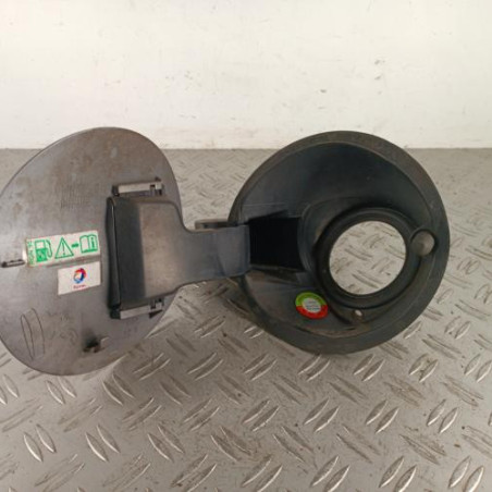 Trappe d'essence PEUGEOT 2008 1