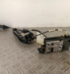 Serrure arriere droit PEUGEOT 2008 1
