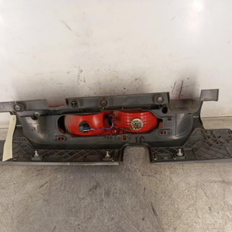 Feu arriere principal droit (feux) RENAULT TRAFIC 2 Feu arriere principal droit (feux) RENAULT TRAFIC 2