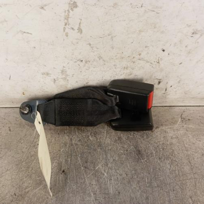 Attache ceinture arriere gauche DACIA DUSTER 1
