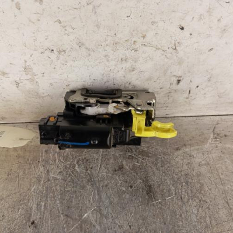 Serrure arriere gauche DACIA DUSTER 1 Serrure arriere gauche DACIA DUSTER 1